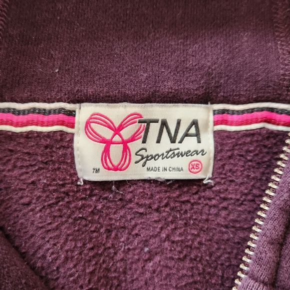 ▪︎SOLD ▪︎TNA Zip Up Hoodie - Picture 3 of 4